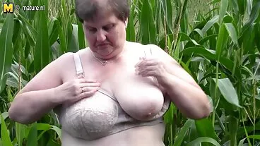 Ledakan mulut dengan Alexis Fawx yang menggoda seks isteri orang dari Erotica X