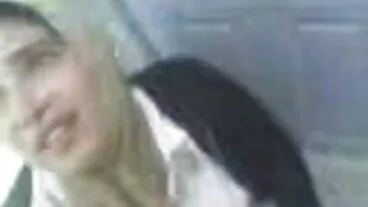 Adegan handjob dengan perempuan melayu seks Kirschley Swoon miang dari LetsDoeIt