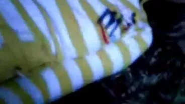 Aksi Legs On Shoulders video seks terbaru melayu dengan Sybil yang menggoda dari Lubed