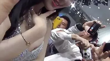Lucah Rambut Kerinting dengan Lucia Love yang seksi dari Brazzers sex melayu lucah