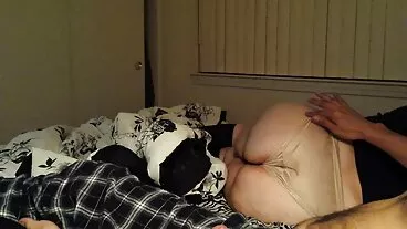Video Natural awek cun seks Tits dengan Lolly Dames dan Selena Love yang cantik dari Family Strokes