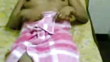 Lucah melancap dengan Casey yang hebat daripada MetArt aksi video lucah X