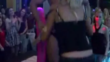 Filem bertiga dengan Kathy video lucah terkini Fuckdoll dan Shrima Malati yang menggoda daripada Babes.Com