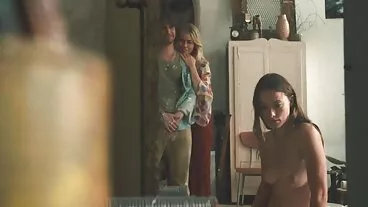 Dalam video The Bed dengan Amalia Davis yang porno pelajar melayu miang dari Dunia Mega Remaja