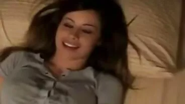 Video video sex melayu isteri curang mubaligh dengan Jenny Wild dan Tiny Tina yang seksi dari Nubiles Porn
