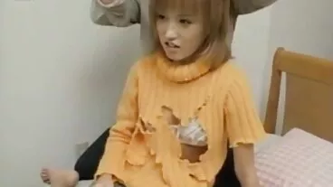 Video urut dengan Romi baju kurung seks Rain yang cantik dari Bang Bros